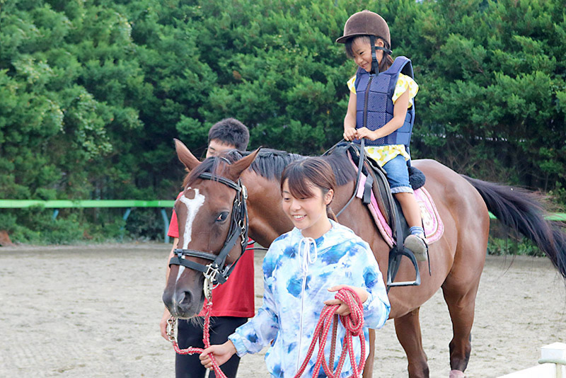 馬とふれあう！ジュニア乗馬体験